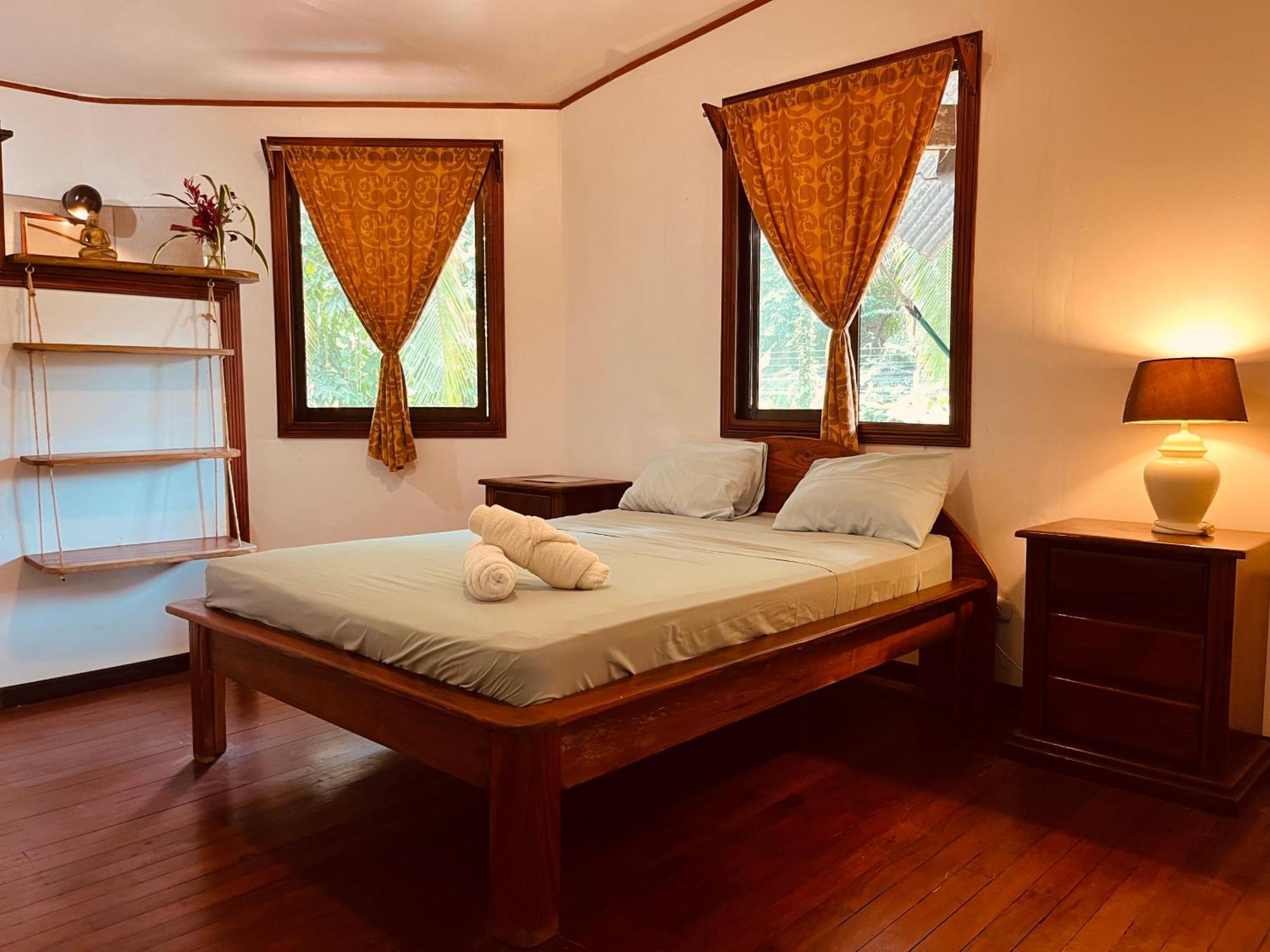 La Ruka Hostel Puerto Viejo de Talamanca Екстериор снимка